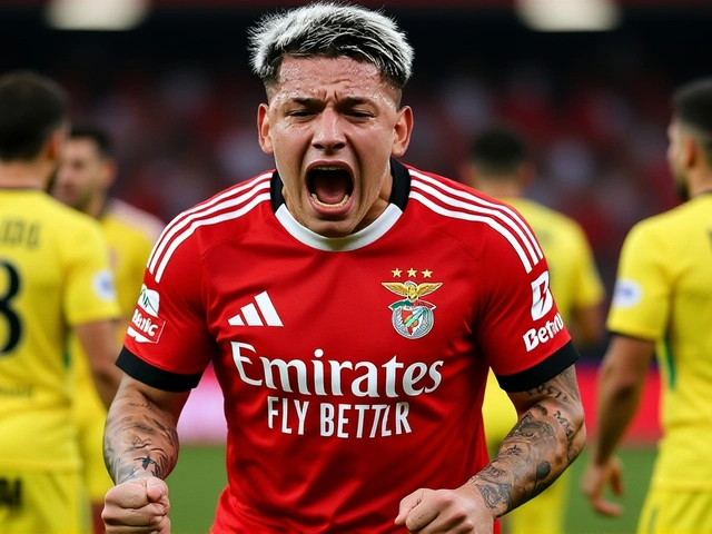 Pavlidis marca hat-trick e Benfica vence Arouca em dia de eleição recorde
